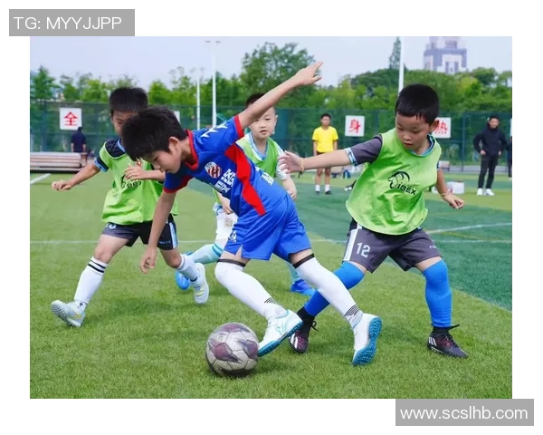 个性鲜明的足球明星如何在绿茵场上展现独特魅力与风采 个性鲜明的足球明星如何在绿茵场上展现独特魅力与风采