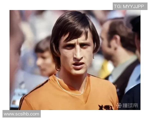 河南足球明星范巴斯滕的传奇故事与职业生涯回顾